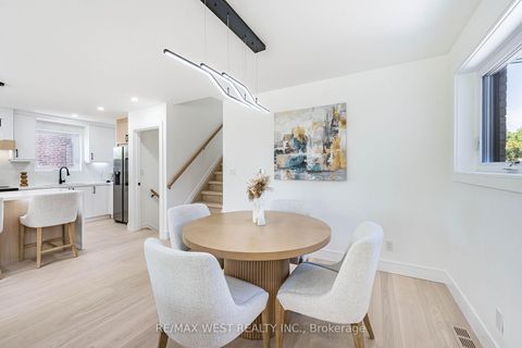 Photo 8 at 18 Torrington Drive, West Deane, Toronto