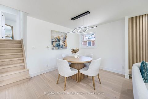 Photo 9 at 18 Torrington Drive, West Deane, Toronto