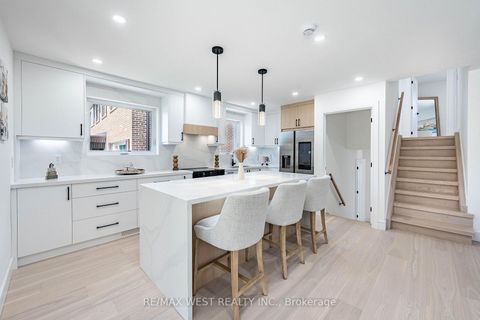Photo 11 at 18 Torrington Drive, West Deane, Toronto