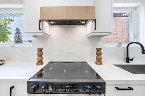Photo 15 at 18 Torrington Drive, West Deane, Toronto