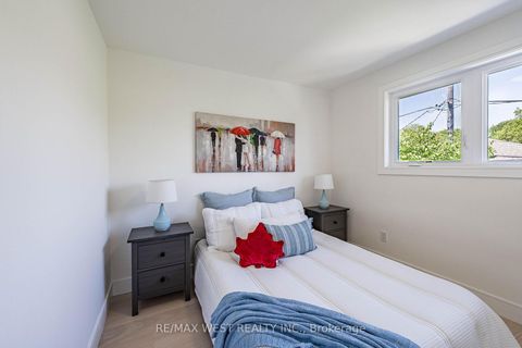 Photo 19 at 18 Torrington Drive, West Deane, Toronto