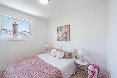 Photo 20 at 18 Torrington Drive, West Deane, Toronto