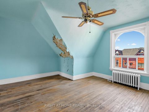 Photo 18 at 91 Borden Street, University, Toronto