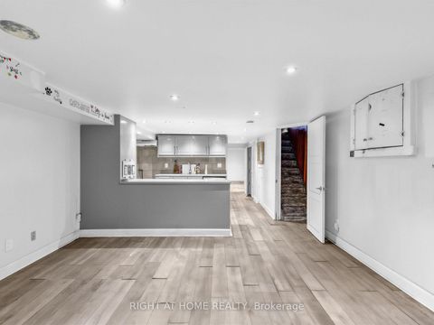 Photo 20 at 91 Borden Street, University, Toronto