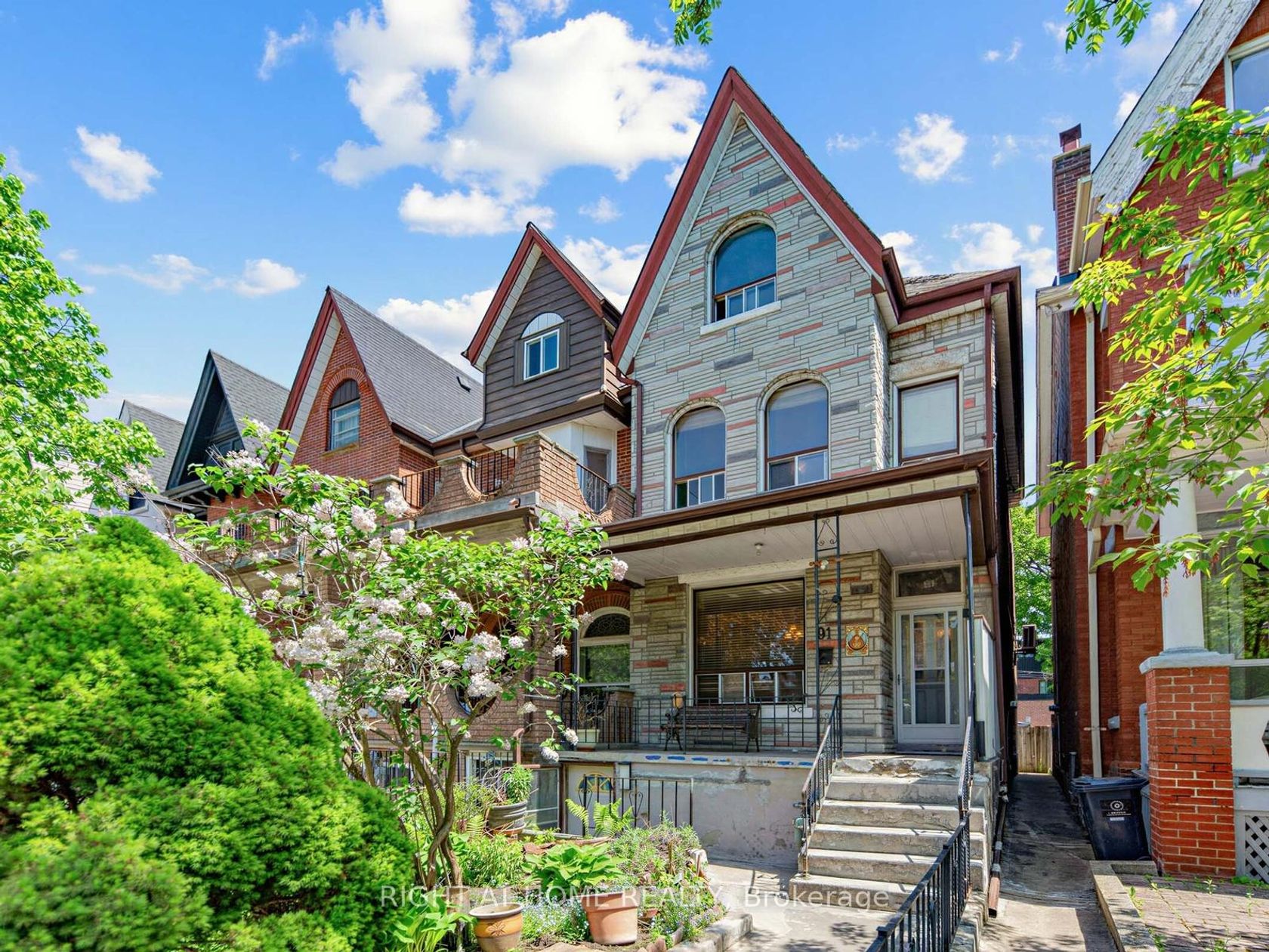 91 Borden Street, University, Toronto photo 1