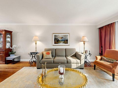 Photo 3 at 24 Breadner Drive, Richview, Toronto