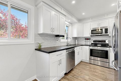 Photo 10 at 2 McGrath Court, Centennial Scarborough, Toronto