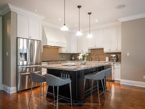 Photo 9 at 74 Four Oaks Gate, East York, Toronto