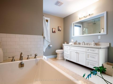 Photo 29 at 74 Four Oaks Gate, East York, Toronto