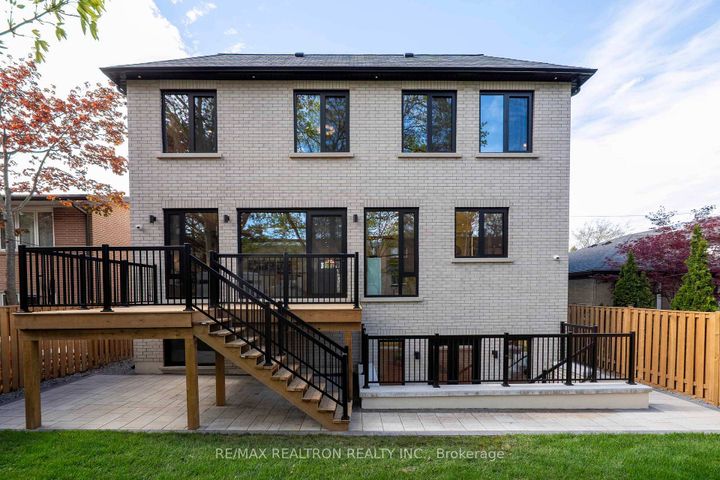 Photo 3 at 35 Foxwarren Drive, Bayview Village, Toronto