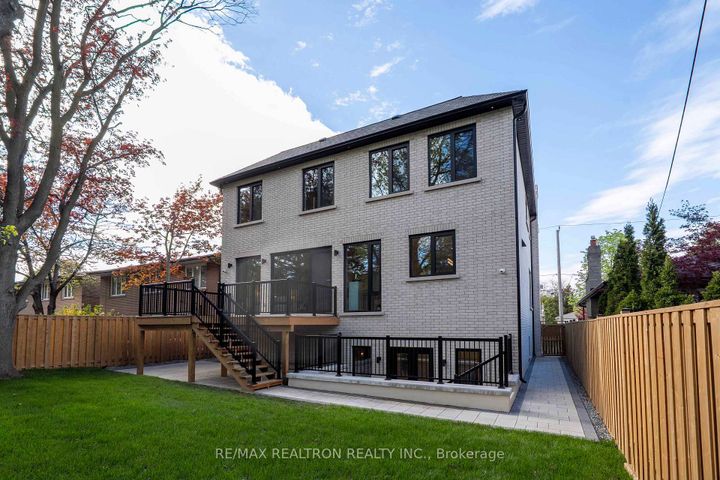 Photo 4 at 35 Foxwarren Drive, Bayview Village, Toronto