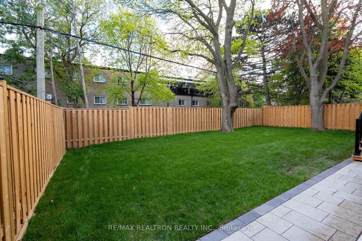 Photo 5 at 35 Foxwarren Drive, Bayview Village, Toronto