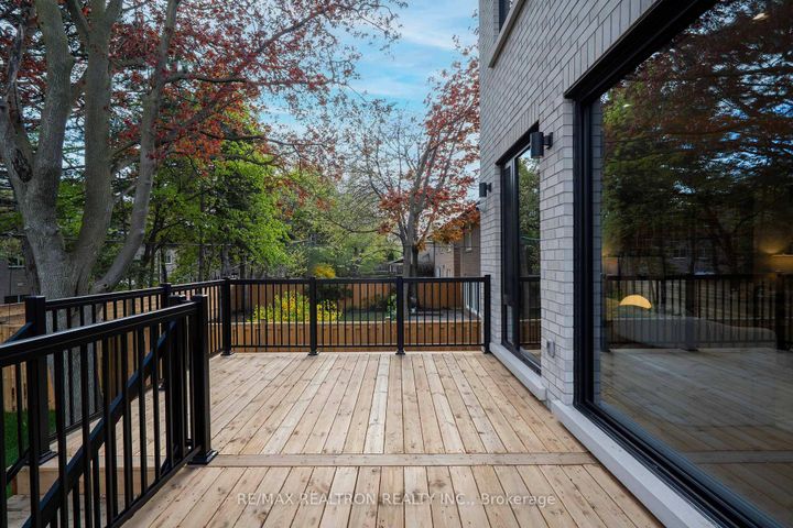 Photo 7 at 35 Foxwarren Drive, Bayview Village, Toronto