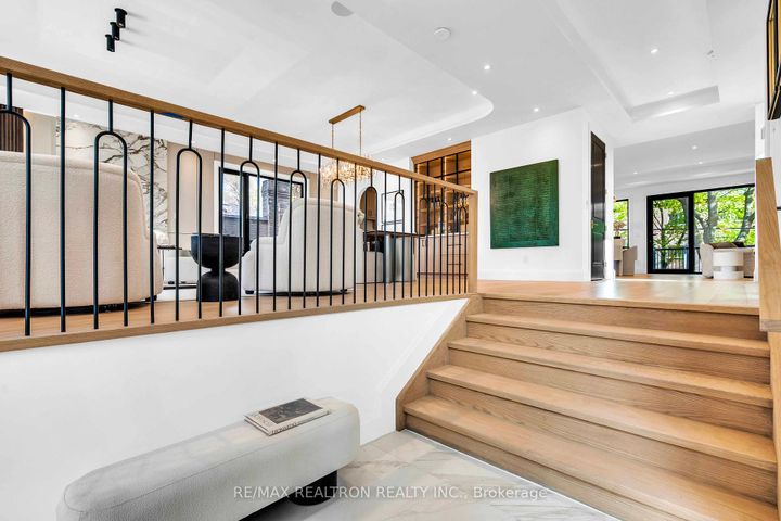 Photo 11 at 35 Foxwarren Drive, Bayview Village, Toronto