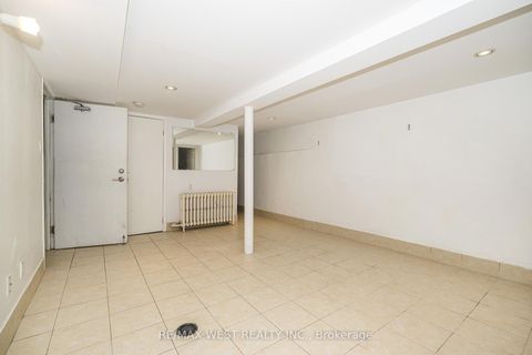 Photo 5 at 404 Manning Avenue, Little Italy, Toronto