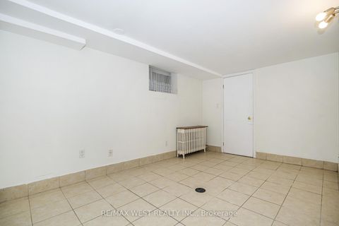 Photo 8 at 404 Manning Avenue, Little Italy, Toronto