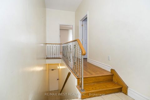 Photo 24 at 404 Manning Avenue, Little Italy, Toronto