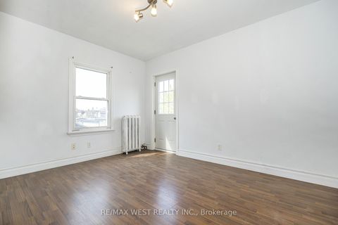 Photo 27 at 404 Manning Avenue, Little Italy, Toronto