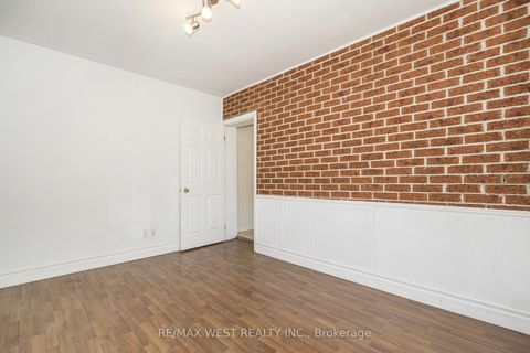 Photo 29 at 404 Manning Avenue, Little Italy, Toronto