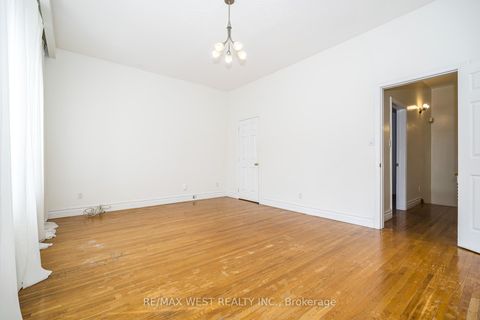 Photo 33 at 404 Manning Avenue, Little Italy, Toronto