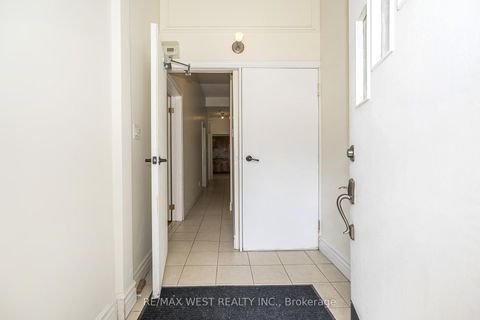 Photo 38 at 404 Manning Avenue, Little Italy, Toronto