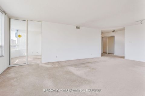 Photo 8 at 411 - 1 Aberfoyle Crescent, City Centre West, Toronto