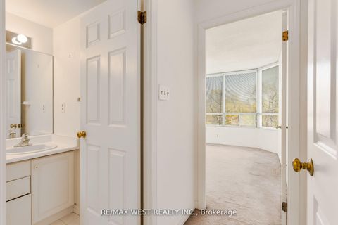Photo 15 at 411 - 1 Aberfoyle Crescent, City Centre West, Toronto