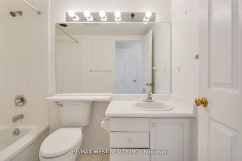 Photo 17 at 411 - 1 Aberfoyle Crescent, City Centre West, Toronto