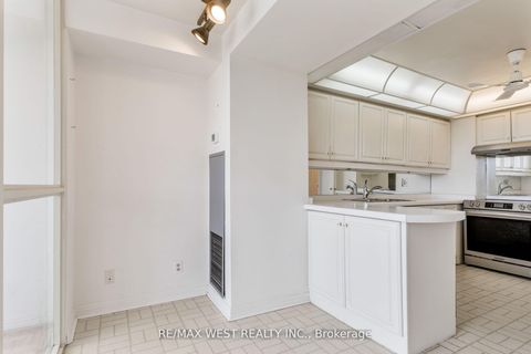 Photo 23 at 411 - 1 Aberfoyle Crescent, City Centre West, Toronto