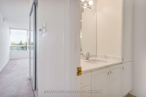Photo 26 at 411 - 1 Aberfoyle Crescent, City Centre West, Toronto