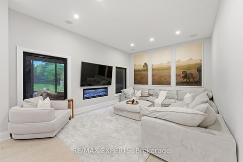 Photo 11 at 56 Mapledown Way, Rural Vaughan, Vaughan