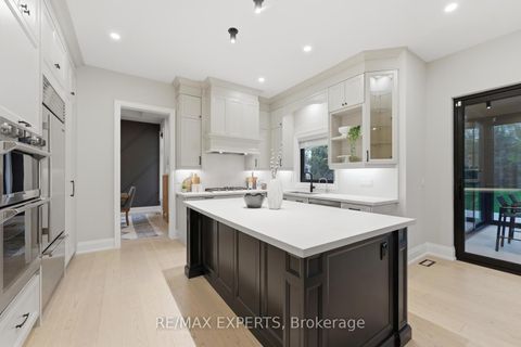 Photo 14 at 56 Mapledown Way, Rural Vaughan, Vaughan