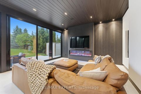 Photo 18 at 56 Mapledown Way, Rural Vaughan, Vaughan