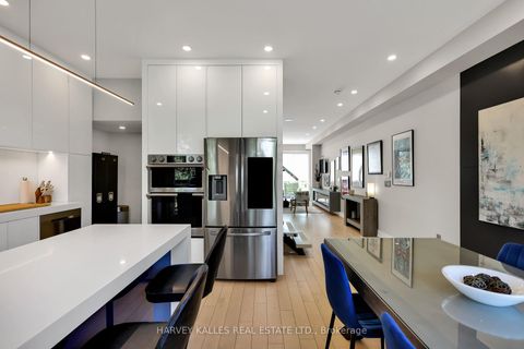 Photo 14 at 35 Wilmington Avenue, Bathurst Manor, Toronto