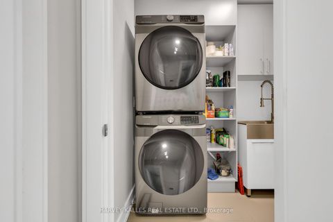 Photo 26 at 35 Wilmington Avenue, Bathurst Manor, Toronto