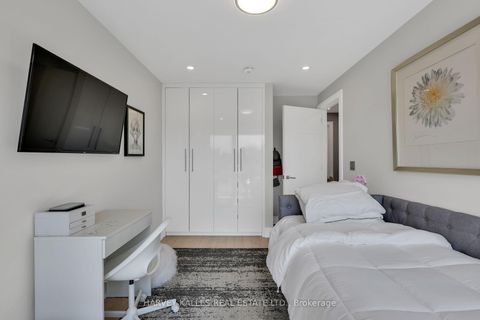 Photo 32 at 35 Wilmington Avenue, Bathurst Manor, Toronto