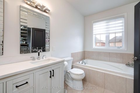 Photo 33 at 212 East's Corners Boulevard, Kleinburg, Vaughan