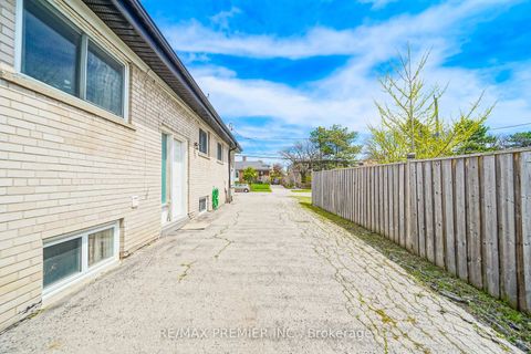 Photo 5 at 14 Yatescastle Drive, Jane Heights, Toronto