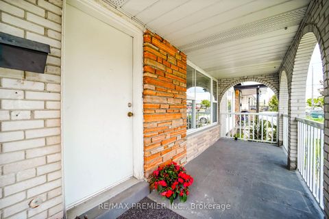 Photo 8 at 14 Yatescastle Drive, Jane Heights, Toronto