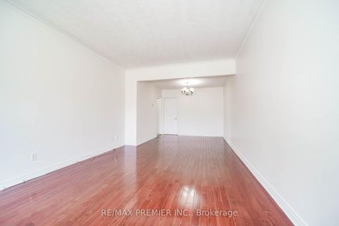 Photo 11 at 14 Yatescastle Drive, Jane Heights, Toronto