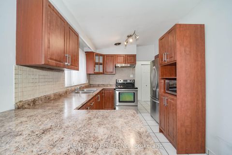 Photo 17 at 14 Yatescastle Drive, Jane Heights, Toronto