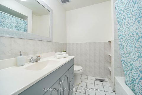 Photo 20 at 14 Yatescastle Drive, Jane Heights, Toronto