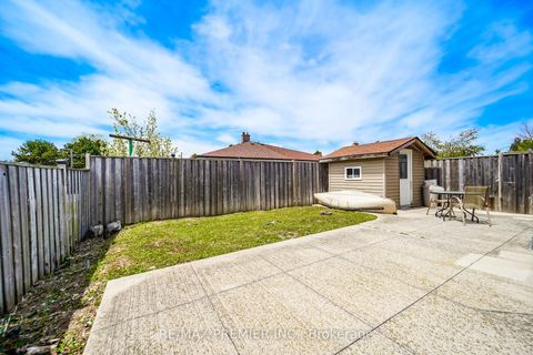 Photo 41 at 14 Yatescastle Drive, Jane Heights, Toronto