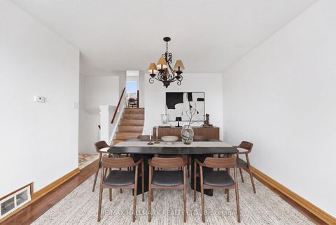 Photo 3 at 54 Gotham Court, Amesbury, Toronto