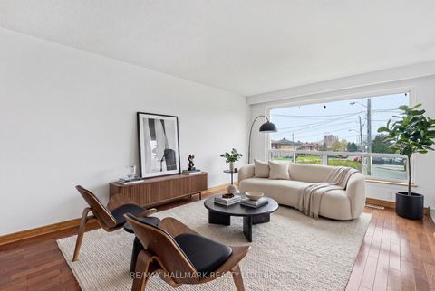 Photo 4 at 54 Gotham Court, Amesbury, Toronto