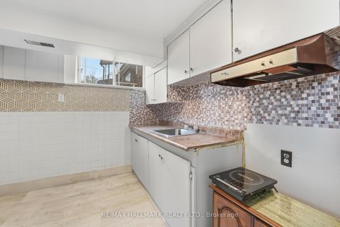 Photo 9 at 54 Gotham Court, Amesbury, Toronto