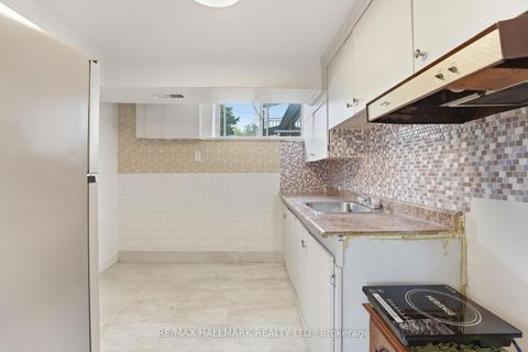 Photo 10 at 54 Gotham Court, Amesbury, Toronto