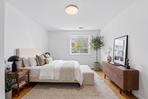 Photo 14 at 54 Gotham Court, Amesbury, Toronto