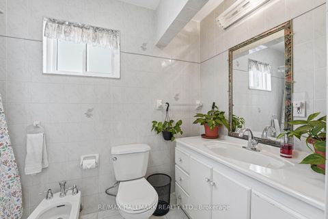 Photo 15 at 54 Gotham Court, Amesbury, Toronto