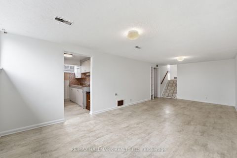 Photo 19 at 54 Gotham Court, Amesbury, Toronto
